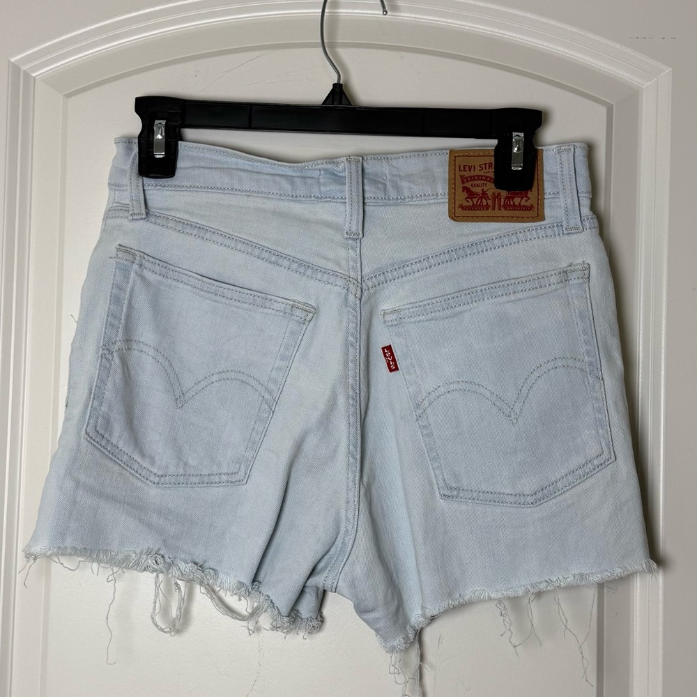 LEVI high rise shorts